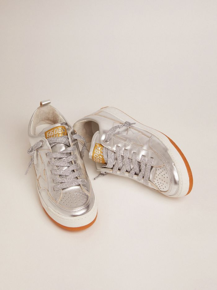 Yeah DAMEN Sneakers aus silbernem laminiertem Leder