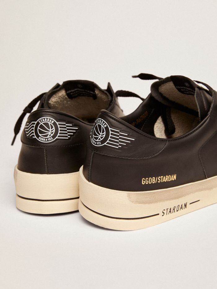 Sneakers UNI Stardan aus schwarzem Leder mit Vintage-Finish