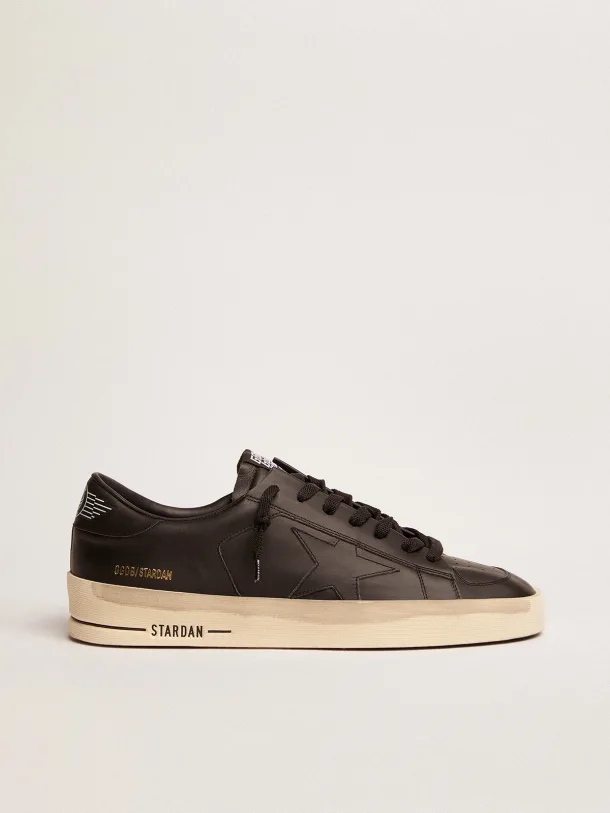 Sneakers UNI Stardan aus schwarzem Leder mit Vintage-Finish