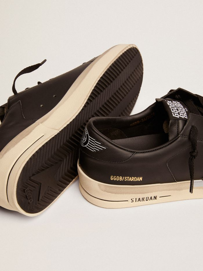 Sneakers UNI Stardan aus schwarzem Leder mit Vintage-Finish