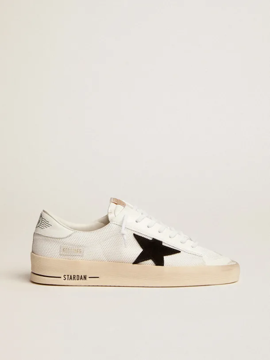 Sneakers UNI Stardan aus weißem Mesh mit schwarzem Wildlederstern und weißer Lederfersenpartie